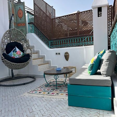 Riad Amazing Amazigh Avec Jacuzzi Petit Dejeuner Compris Avec Aussi Chambres Familiales Pres De La Place Jemaa El Fna Маракеш Екстериор снимка