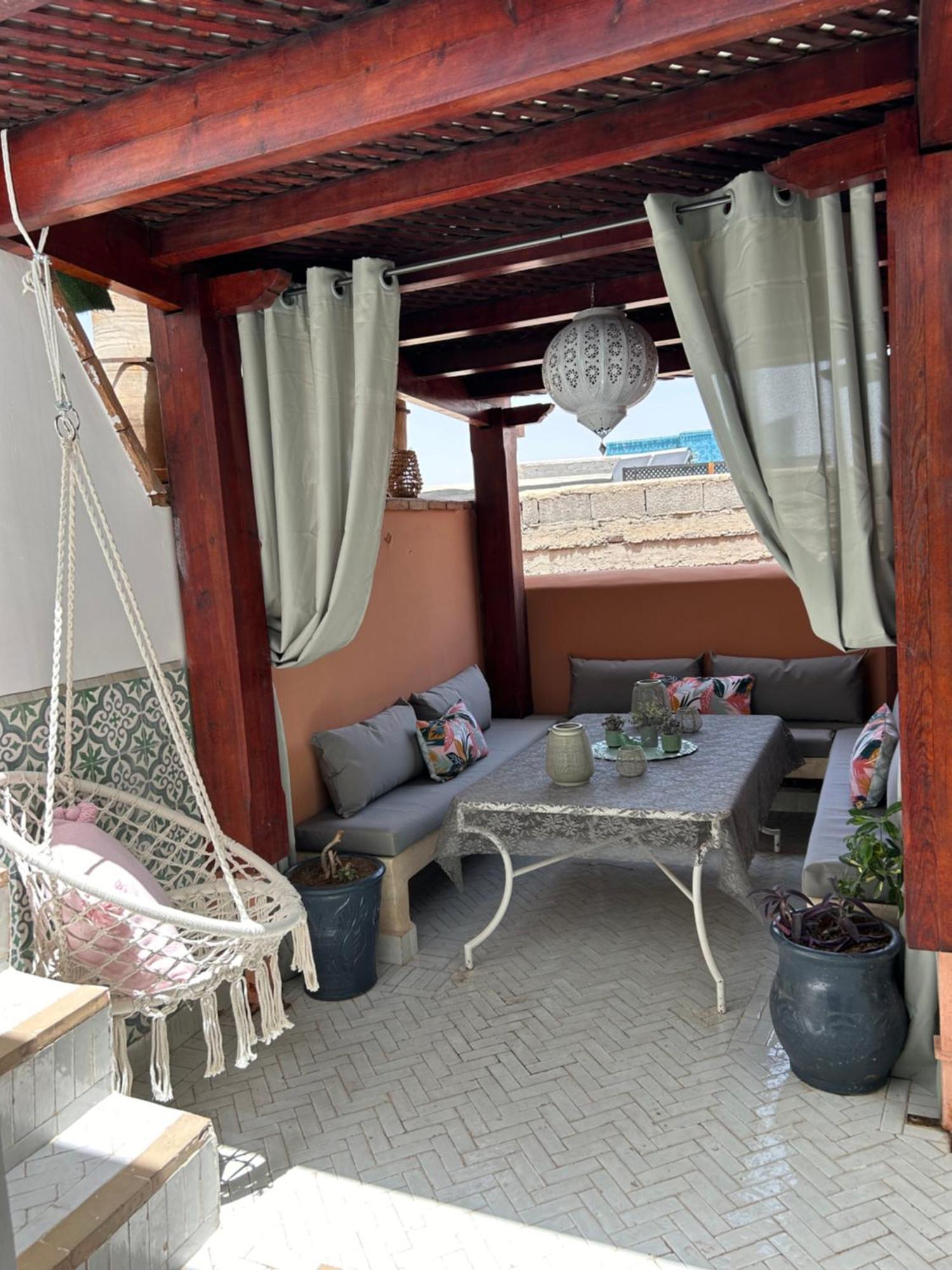 Riad Amazing Amazigh Avec Jacuzzi Petit Dejeuner Compris Avec Aussi Chambres Familiales Pres De La Place Jemaa El Fna Маракеш Екстериор снимка