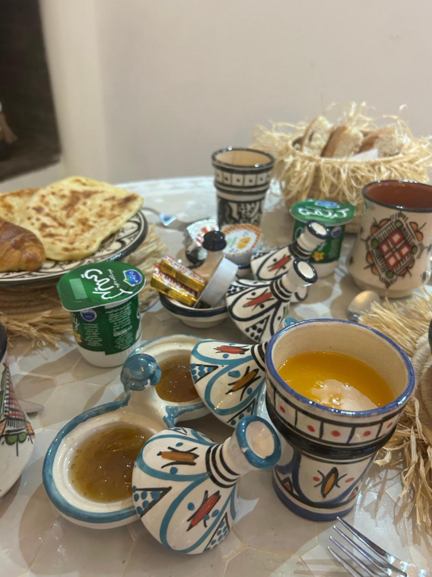 Riad Amazing Amazigh Avec Jacuzzi Petit Dejeuner Compris Avec Aussi Chambres Familiales Pres De La Place Jemaa El Fna Маракеш Екстериор снимка