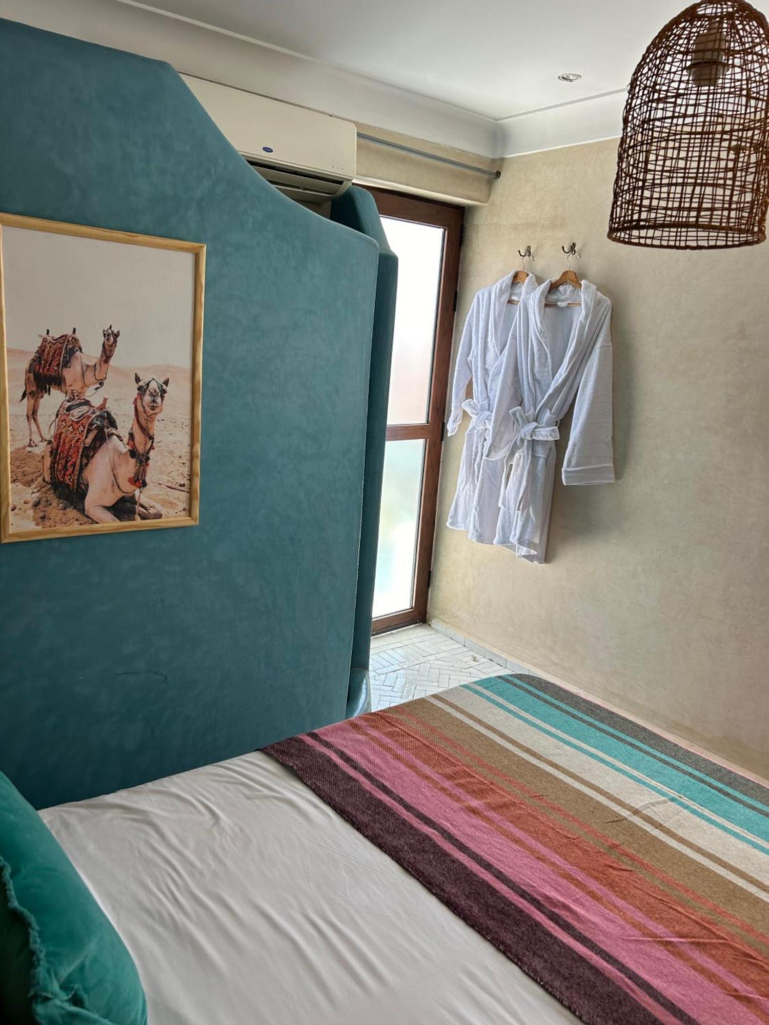 Riad Amazing Amazigh Avec Jacuzzi Petit Dejeuner Compris Avec Aussi Chambres Familiales Pres De La Place Jemaa El Fna Маракеш Екстериор снимка