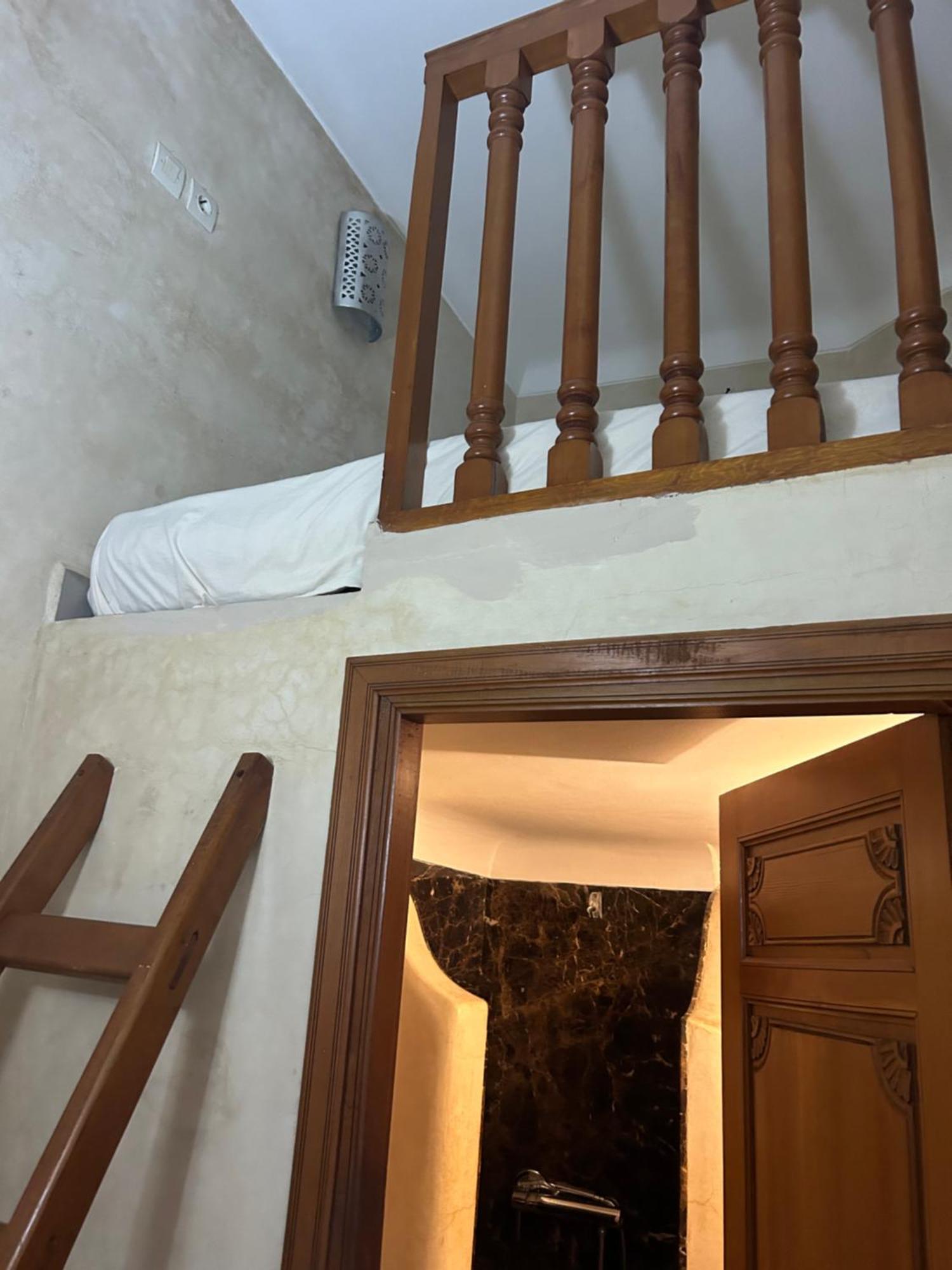 Riad Amazing Amazigh Avec Jacuzzi Petit Dejeuner Compris Avec Aussi Chambres Familiales Pres De La Place Jemaa El Fna Маракеш Екстериор снимка