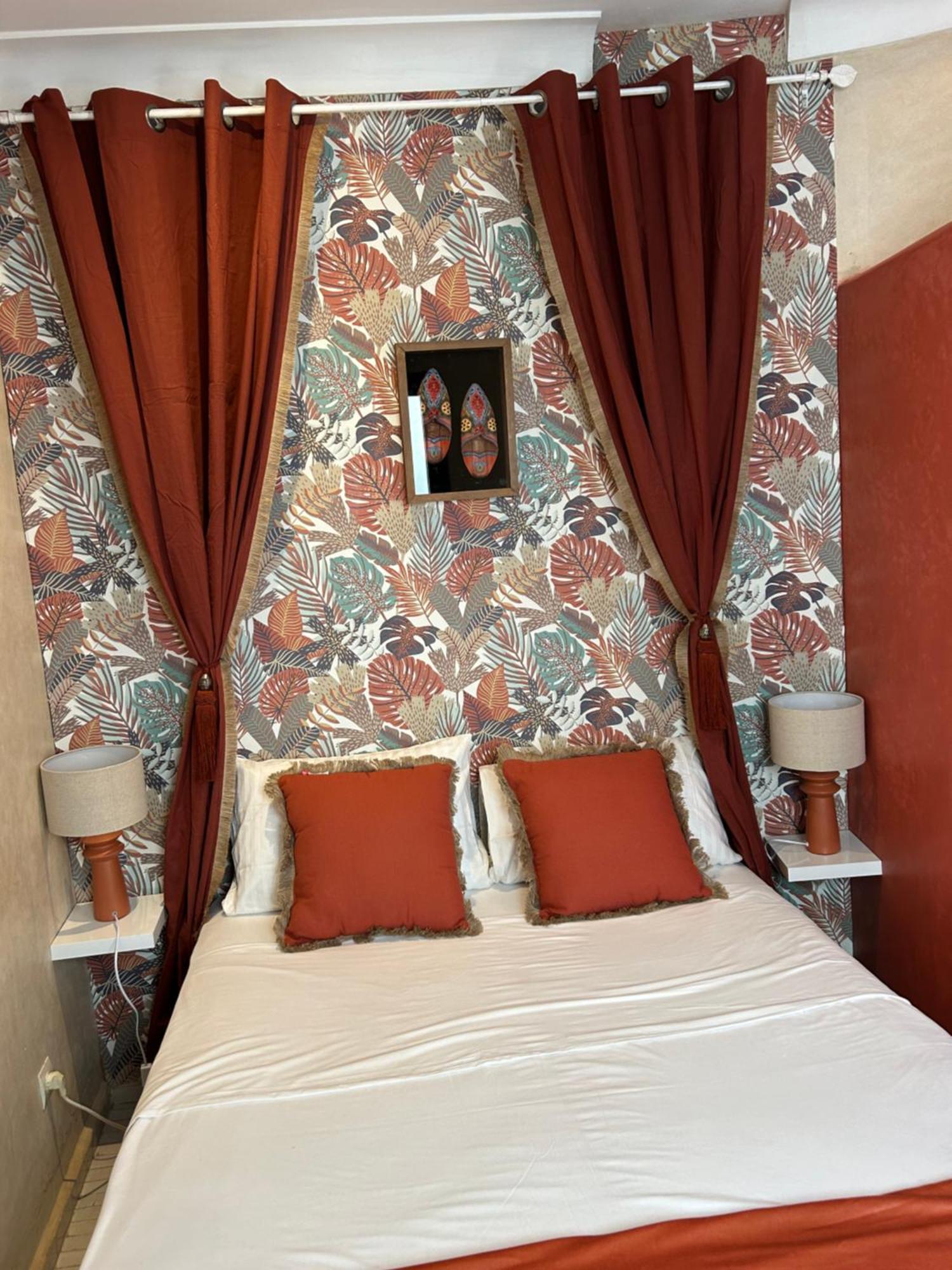 Riad Amazing Amazigh Avec Jacuzzi Petit Dejeuner Compris Avec Aussi Chambres Familiales Pres De La Place Jemaa El Fna Маракеш Екстериор снимка