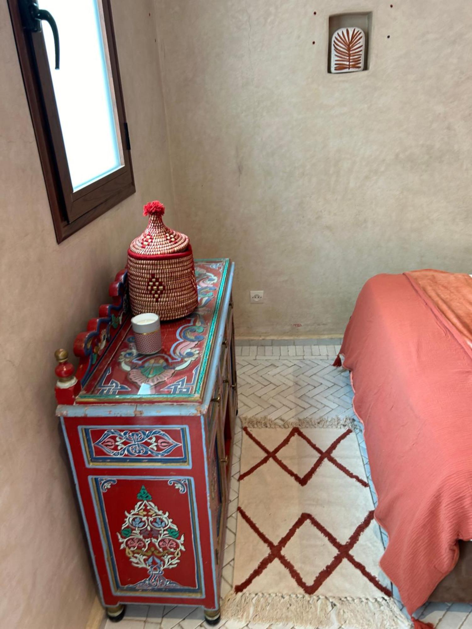 Riad Amazing Amazigh Avec Jacuzzi Petit Dejeuner Compris Avec Aussi Chambres Familiales Pres De La Place Jemaa El Fna Маракеш Екстериор снимка
