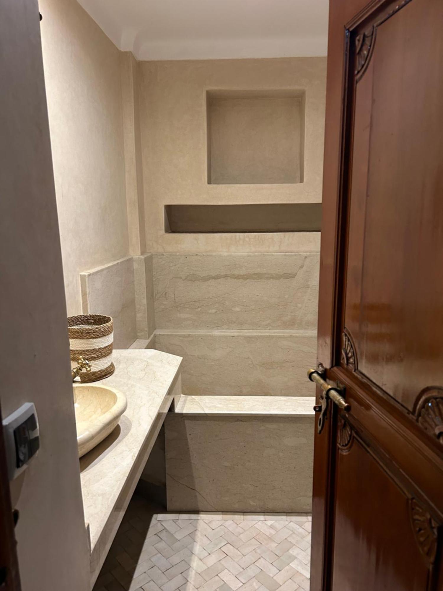 Riad Amazing Amazigh Avec Jacuzzi Petit Dejeuner Compris Avec Aussi Chambres Familiales Pres De La Place Jemaa El Fna Маракеш Екстериор снимка