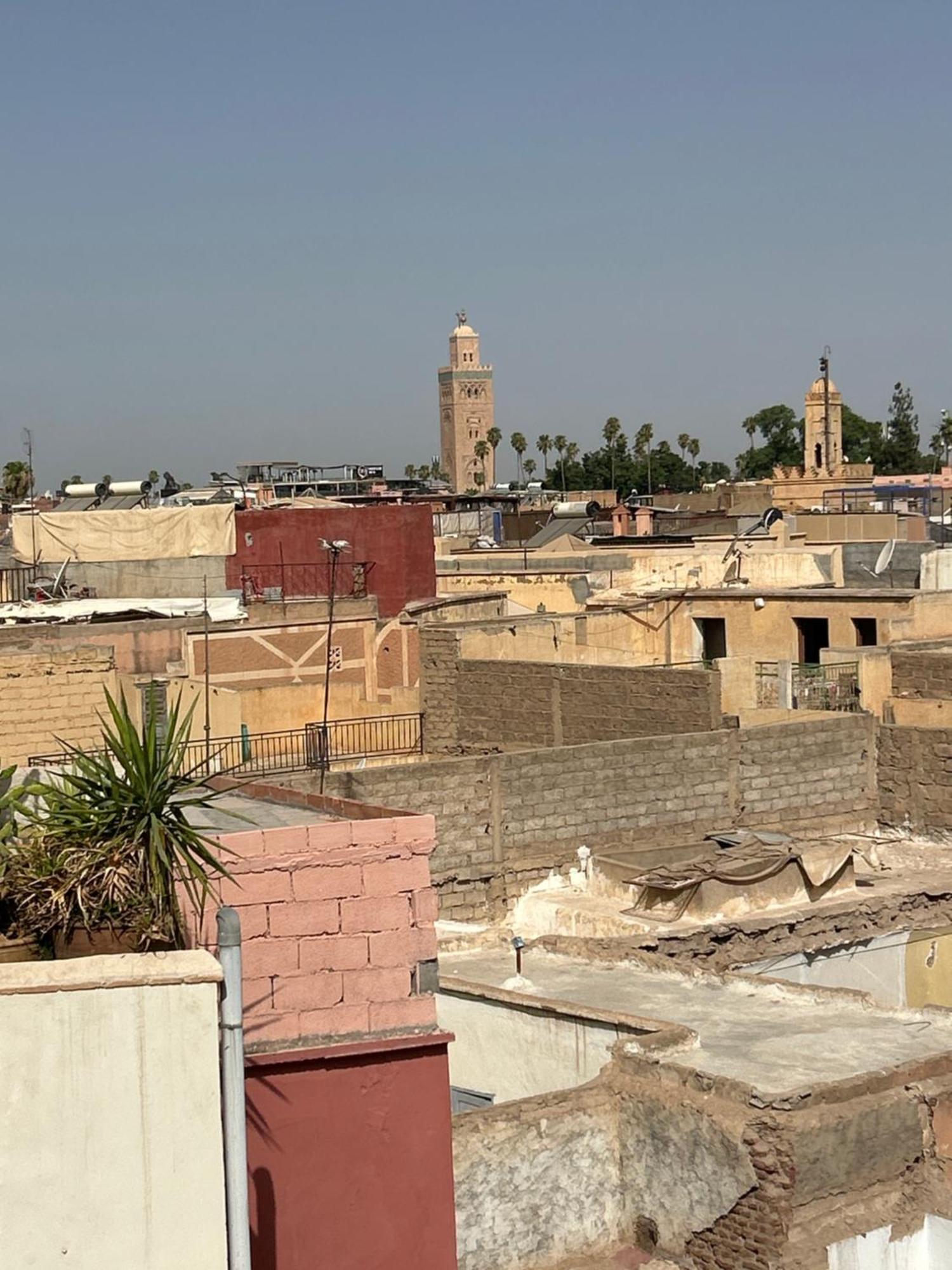 Riad Amazing Amazigh Avec Jacuzzi Petit Dejeuner Compris Avec Aussi Chambres Familiales Pres De La Place Jemaa El Fna Маракеш Екстериор снимка